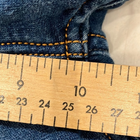 Zyker Ins Co.  Designer Denim Shorts - Picture 11 of 16